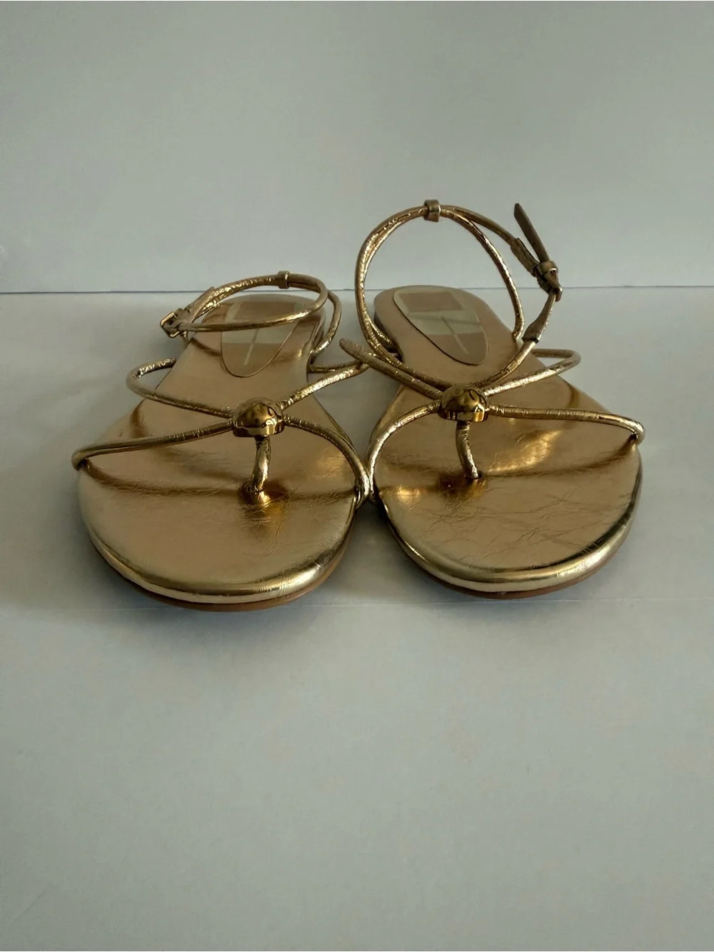 Dolce vita Gold Women's Strappy Toe-Post Sandals size 8